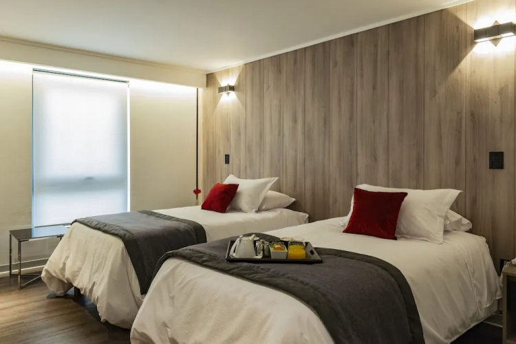 Hotel H9