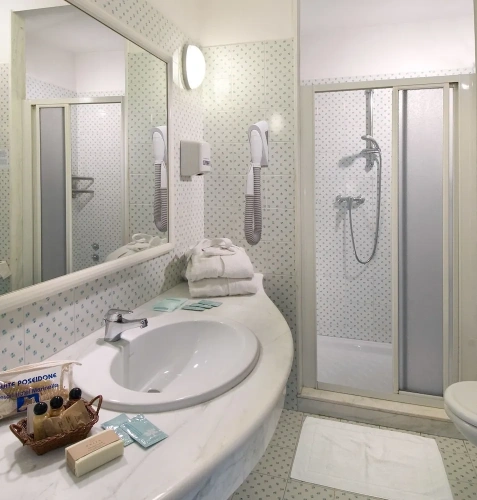 1 Bedroom Standard Quadruple Family room with balcony and with garden view