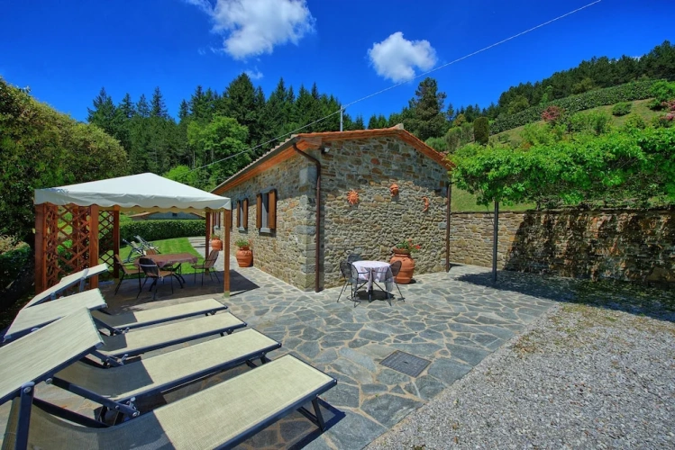 2 Bedrooms Villa