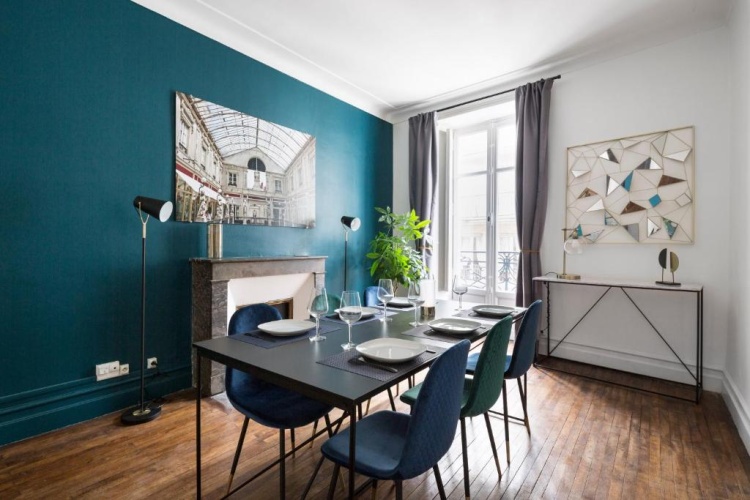 Deluxe Apartment