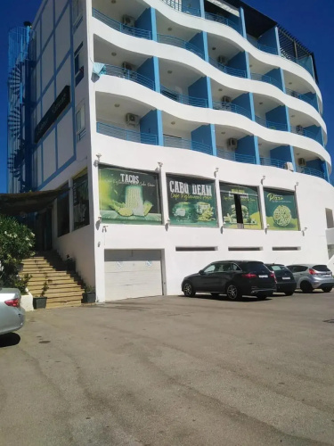 Studio hautte game avec piscine.