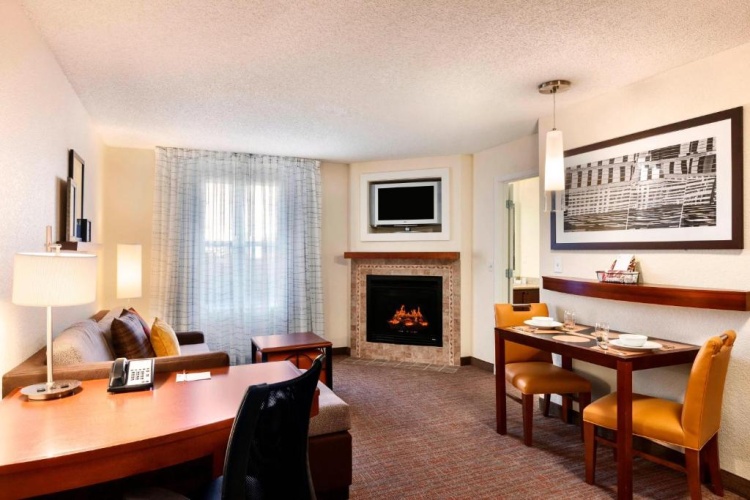 1 Bedroom Suite