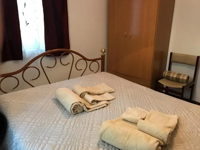 2 Bedrooms Cottage