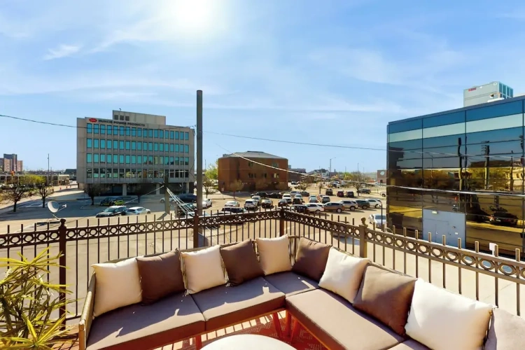2 Bedrooms Apartment with balcony