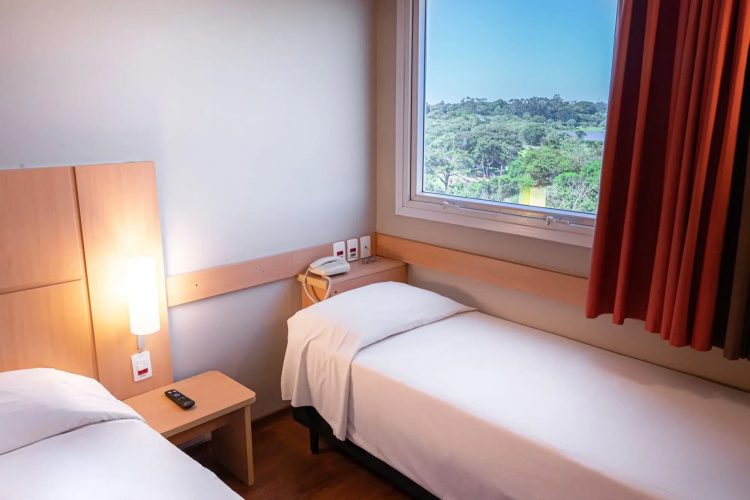 Hus Hotel Dourados