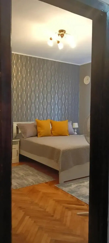 Crystal Room II