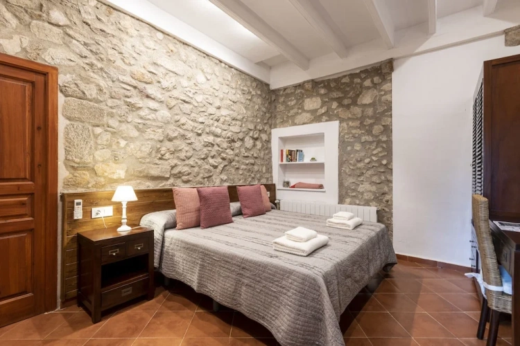Standard Twin room with balcony