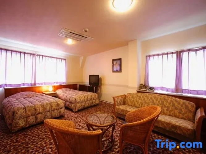 Single Suite with mountain view