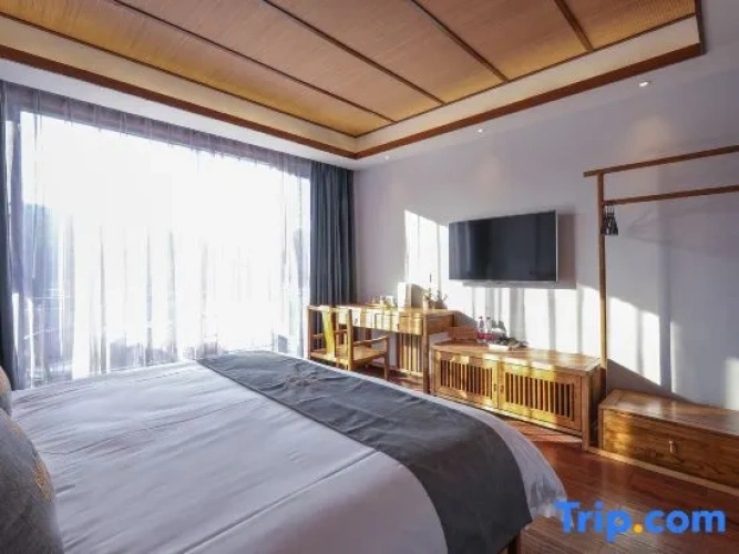 Standard Double room with view