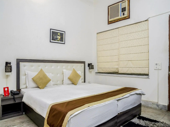 Oyo 6774 Apartment The White Feathers