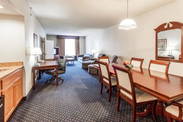 Wingate By Wyndham Atlanta/six Flags Austell