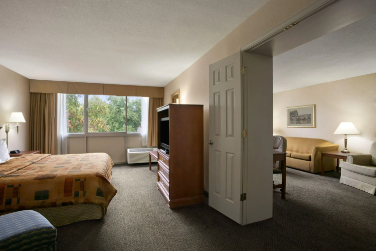 Days Inn by Wyndham Sidney OH