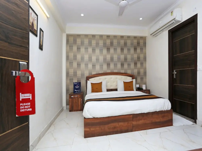 OYO 6812 Aruma Residency