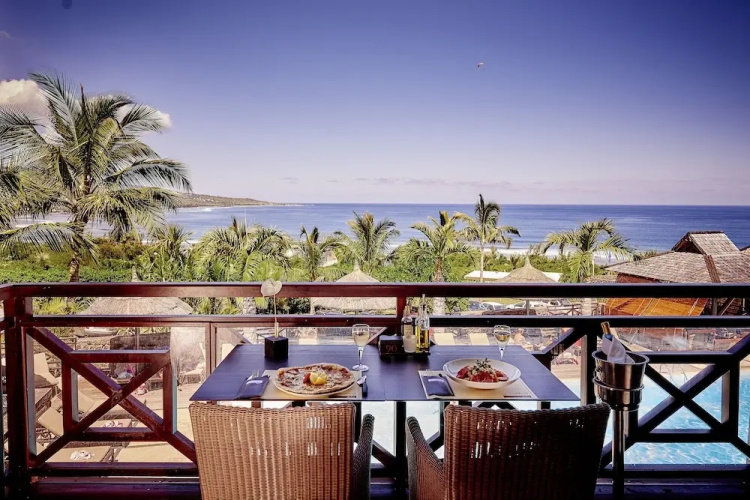 Iloha Seaview Hotel