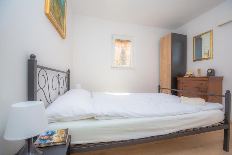 3 Bedrooms Apartment