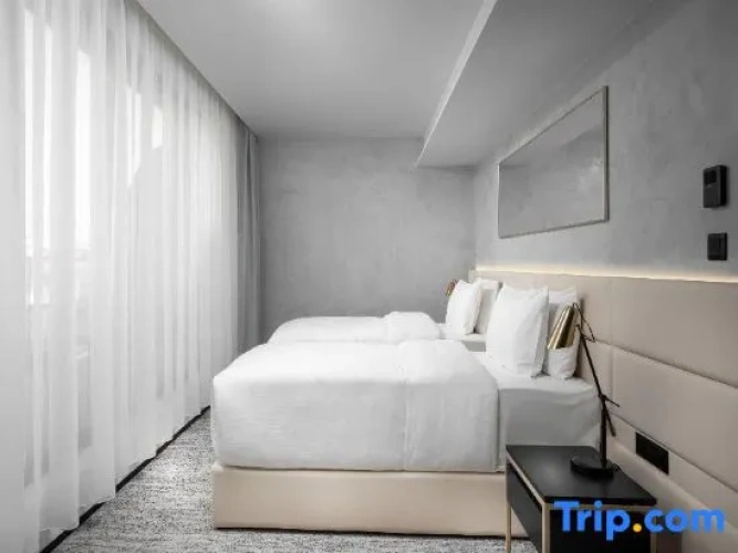 Premier room