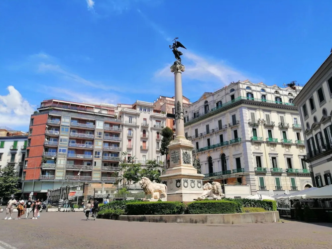 Vivaldo Suite - Piazza Dei Martiri - Naples