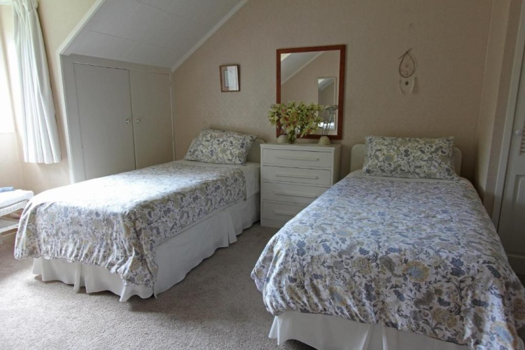 Twin room with garden view