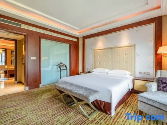 Deluxe Double Suite