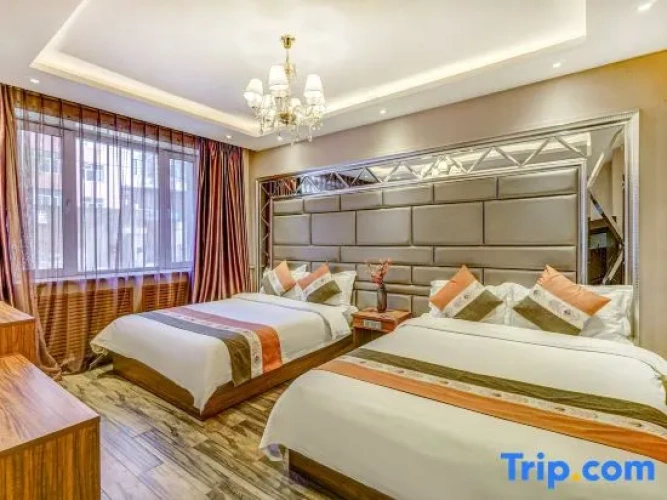 Quadruple Suite