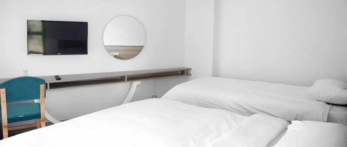 1 Bedroom Standard Double room with partial sea view