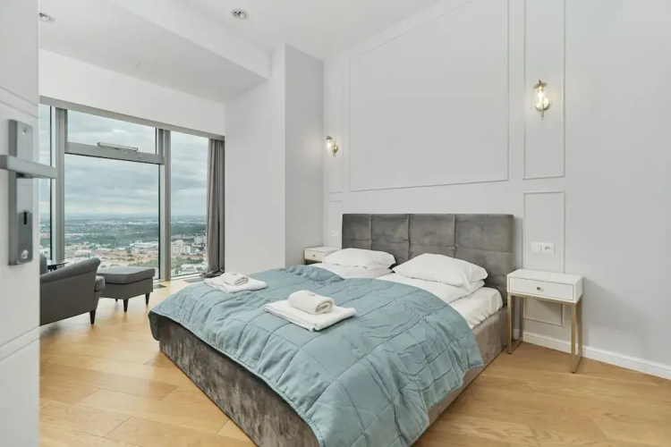 Luxurious Apartments Sky Tower