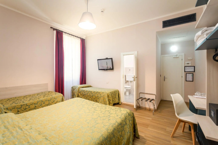 Flom Boutique Hotel