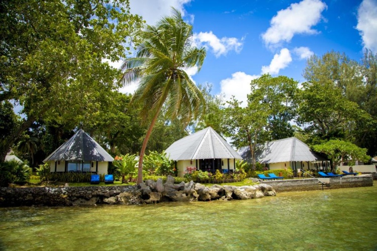 Bungalow with bay view