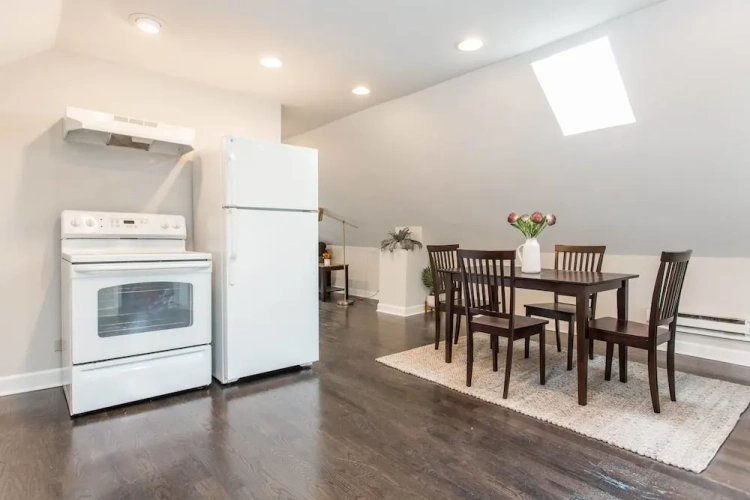 2 Bedrooms Apartment