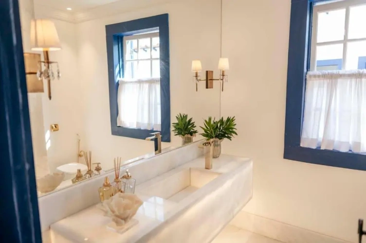2 Bedrooms Villa