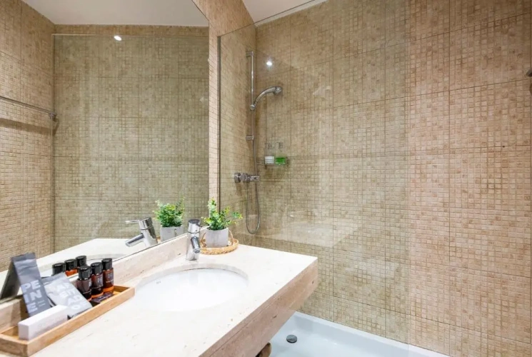 2 Bedrooms Apartment