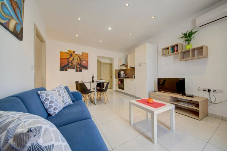 Sliema Ferries 2-bedroom Apt with views
