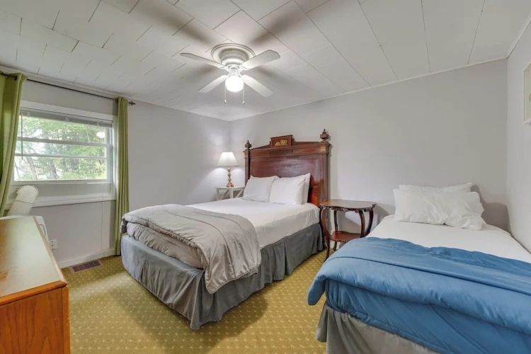 4 Bedrooms Cottage