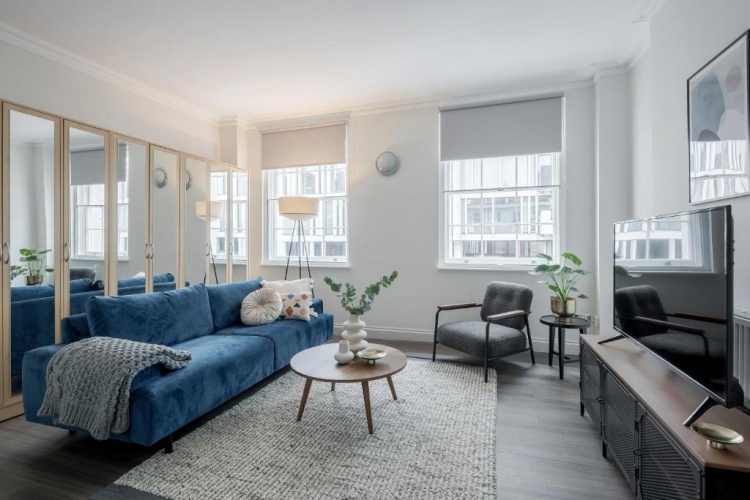 Apartment with balcony