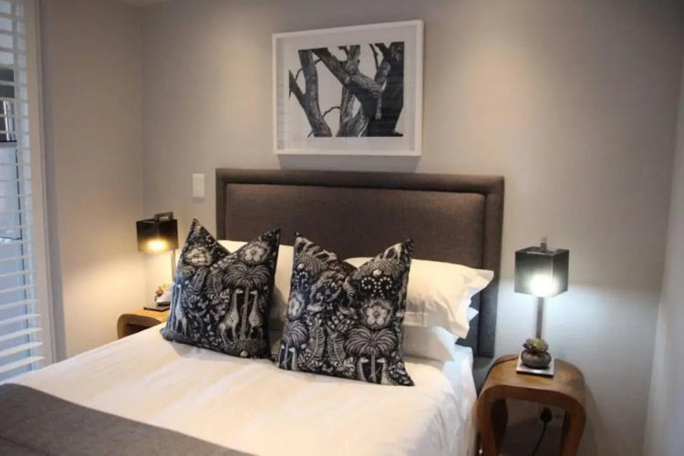 Mondaine Central Luxurious Spacious And Trendy