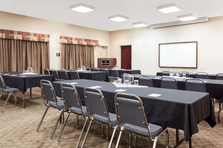 Ramada By Wyndham Weyburn photo 13