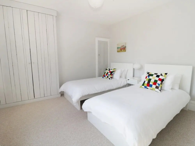 20 Ulwell Road