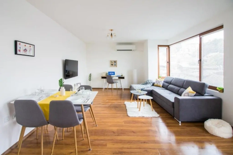 2 Bedrooms Apartment