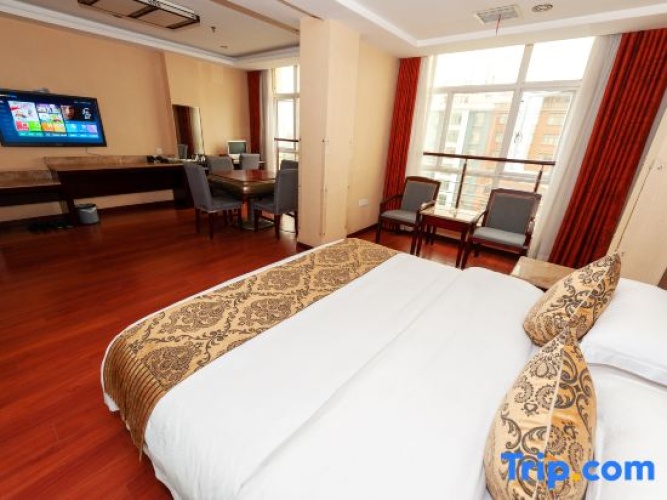 Deluxe Suite
