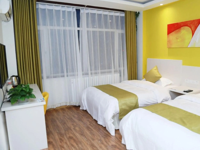 Shell Chengde Longhua County Xingzhou Road Hotel