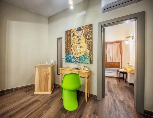 Comfort room