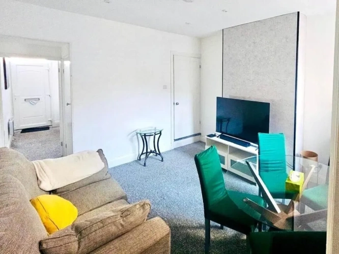 3 Bedrooms Cottage