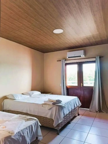 Economy Triple room with city view
