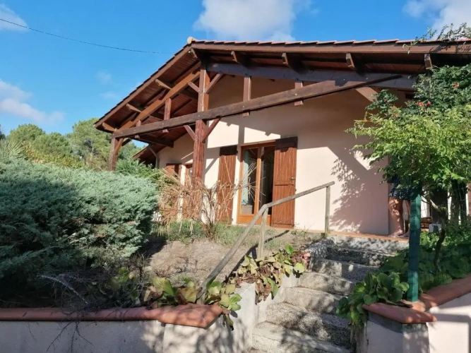 3 Bedrooms Cottage
