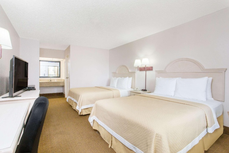 Standard Quadruple room