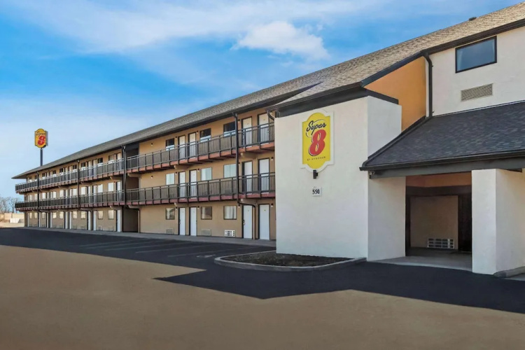 Super 8 By Wyndham Vandalia/dayton International Airport - 代頓