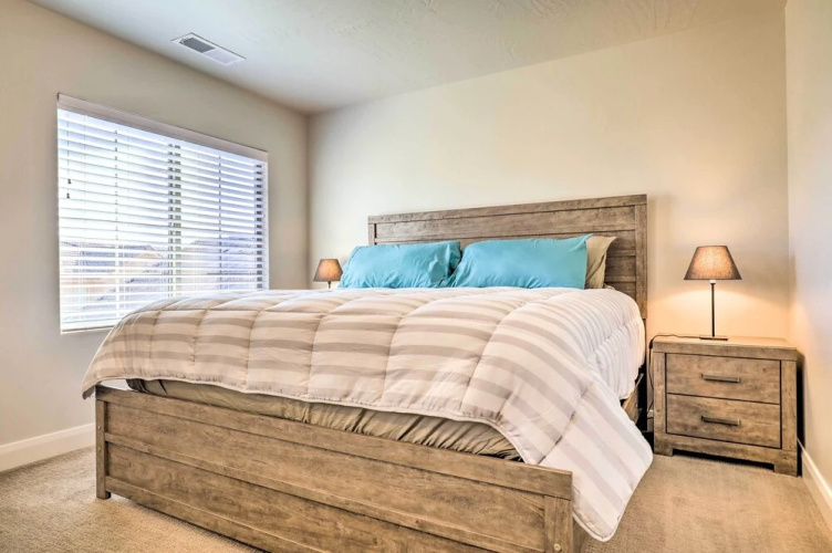 St George Area Townhome w/ Patio + Pool Access