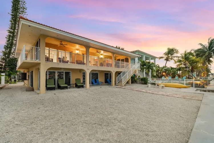 Sunset Harbor Waterfront Villa With Dock Cabana Club - Florida Keys