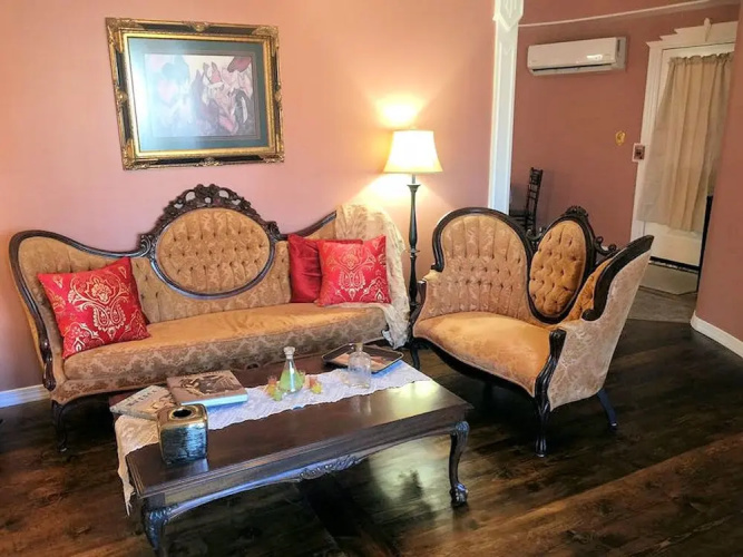 Book Nook Inn