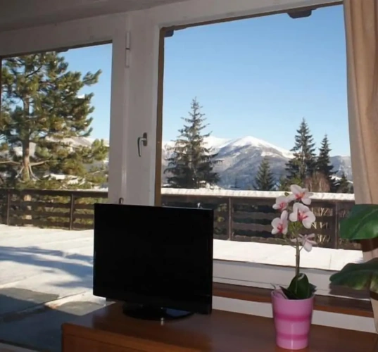 2 Bedrooms Comfort Apartment with balcony and with mountain view